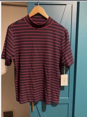 Free Assembly Women’s Navy Short-Sleeve Stripe Tee with Red Lines NWT